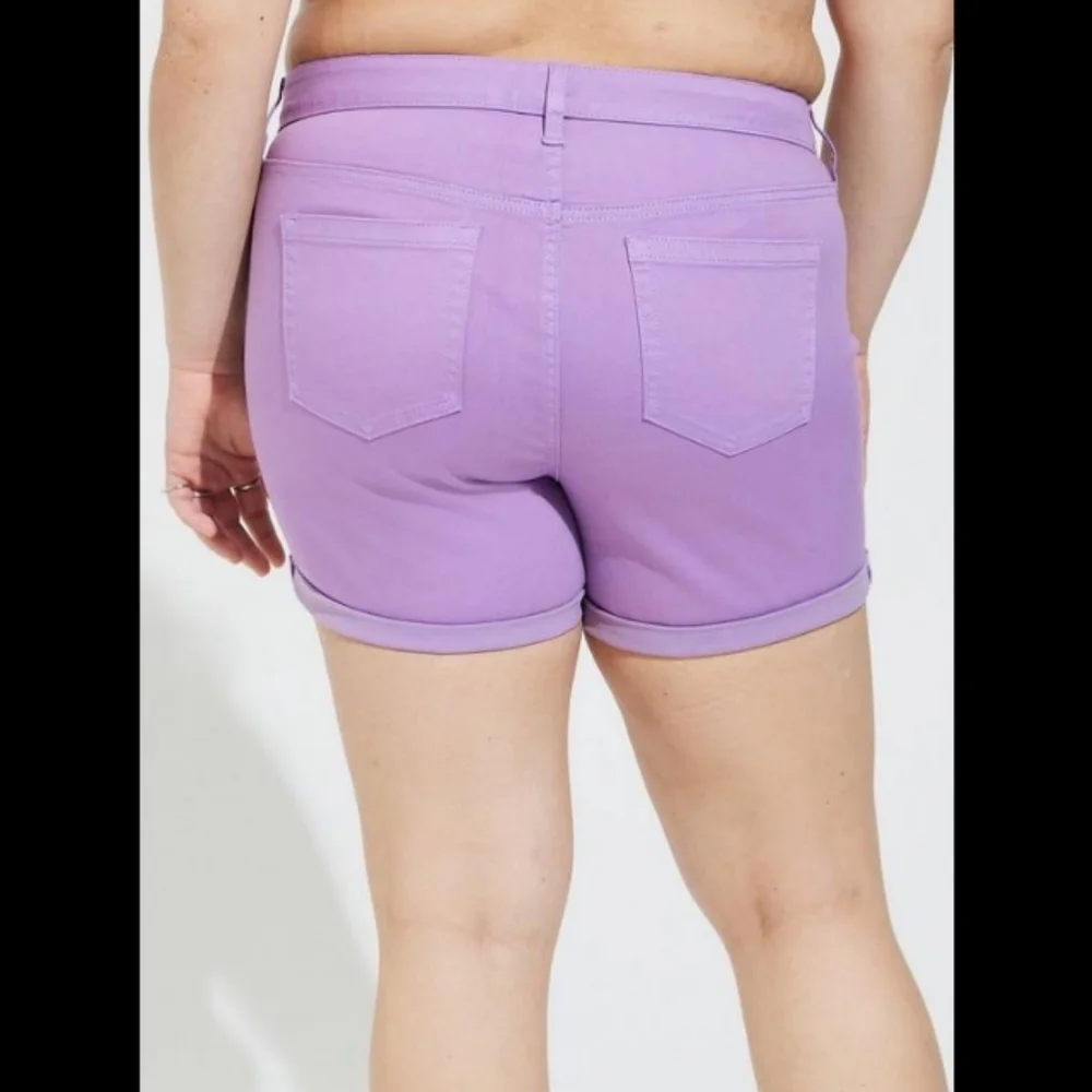 Torrid NWT Disney The Little Mermaid Flounder Mid Rise Denim Short Plus … - Picture 4 of 5